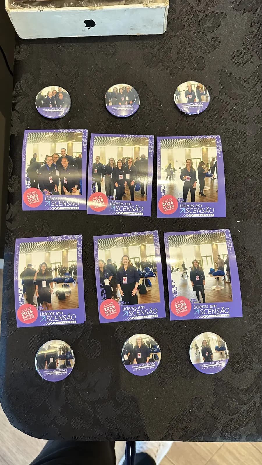 Fotos impressas na hora com a moldura da empresa