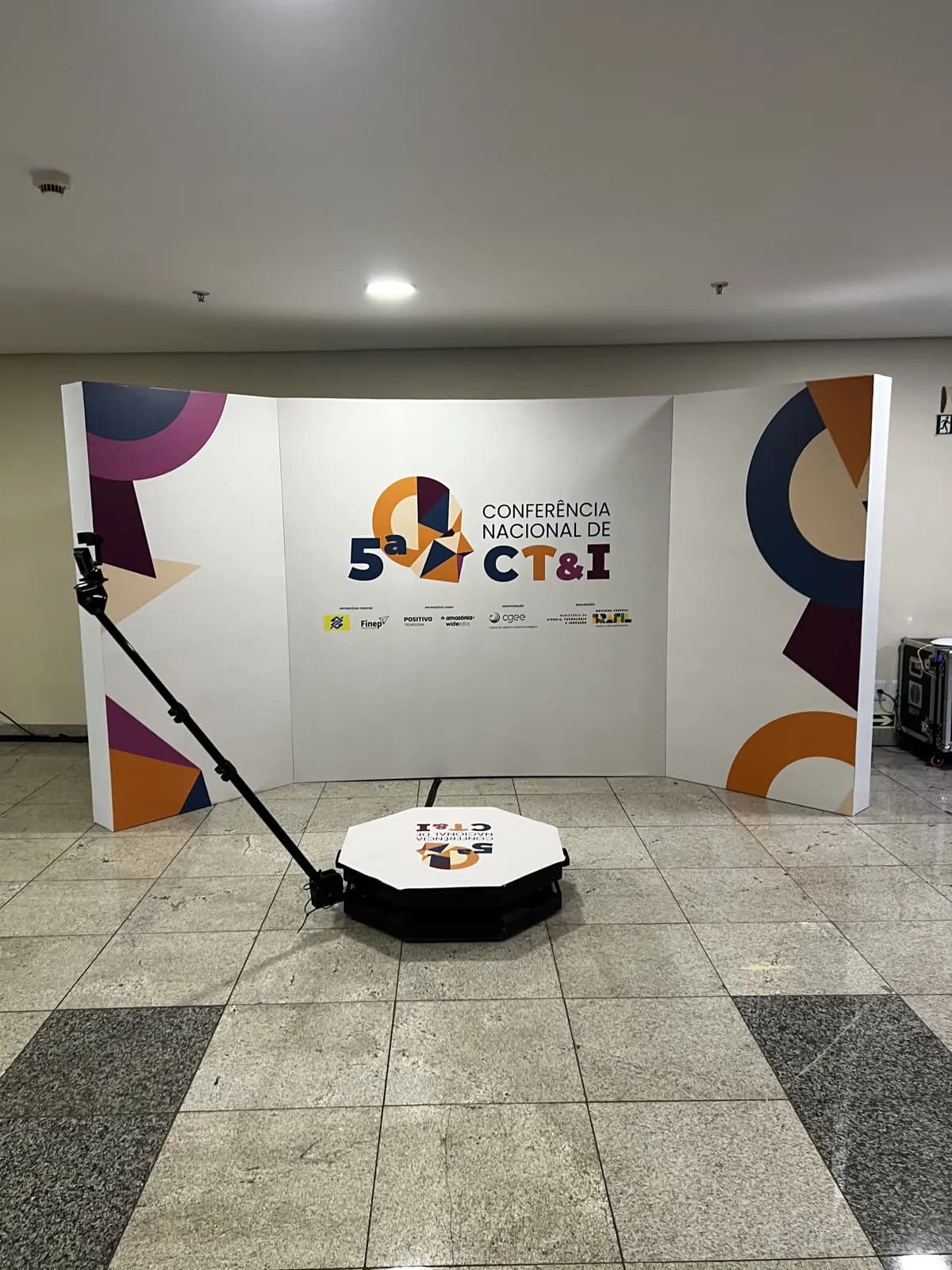 Plataforma 360 montada em evento de empresa
